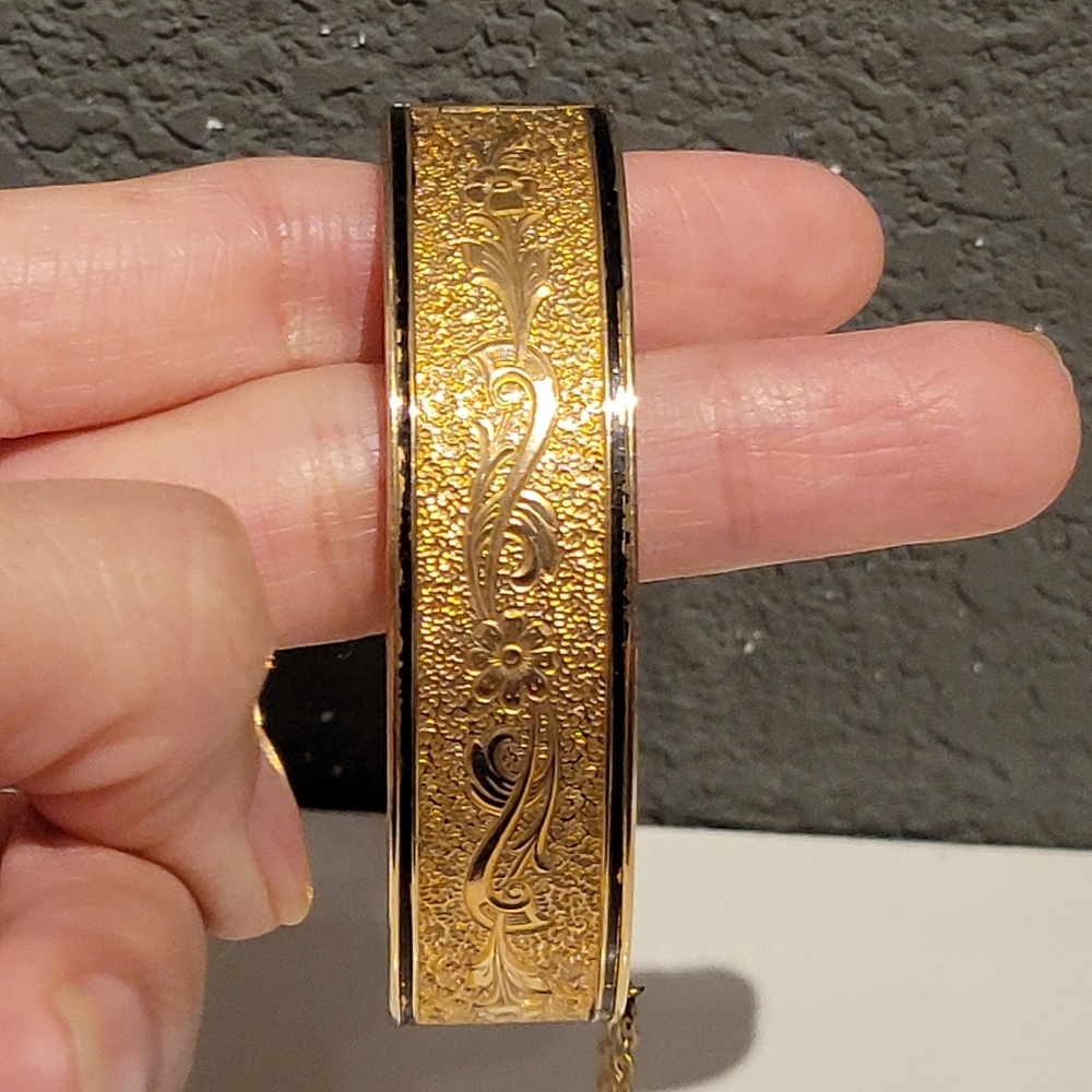 1940's vintage gold-filled bracelet, wide hinged bangle, floral etched signedT&D